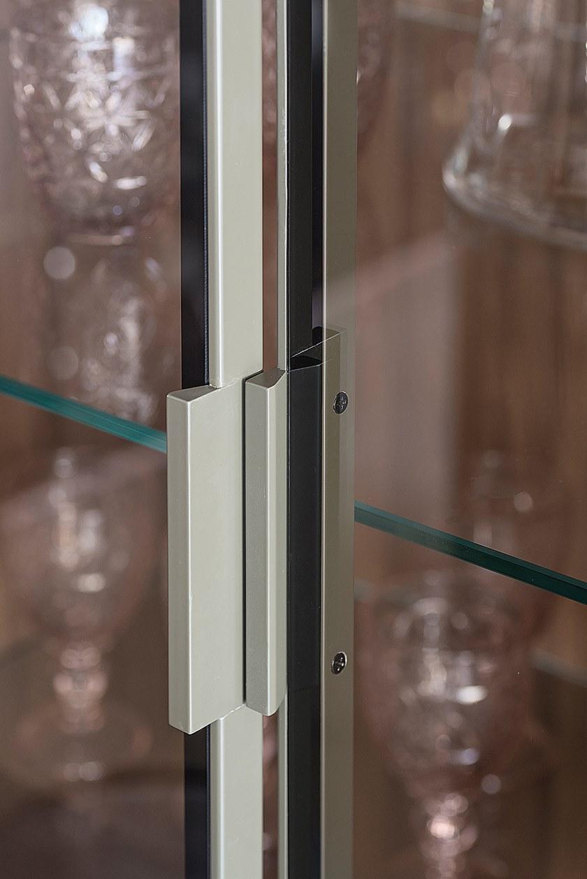 TM Italia Cucine Линейная кухня с островом и внутристенной витриной sun-id-1433471 - Вид №6