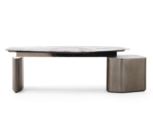 Металлический и мраморный стол с полкой