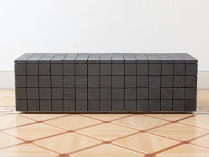 Скамья из антрацитового угля