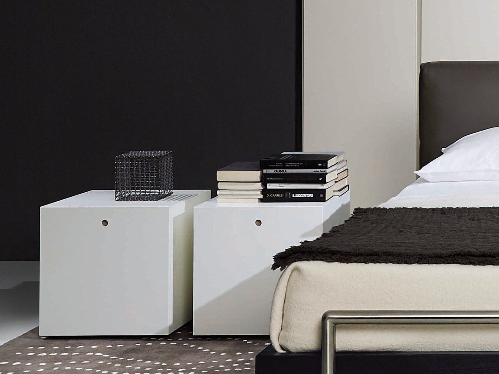 Деревянная квадратная тумбочка Porro оффшор ARCH-00129245 - Вид №2