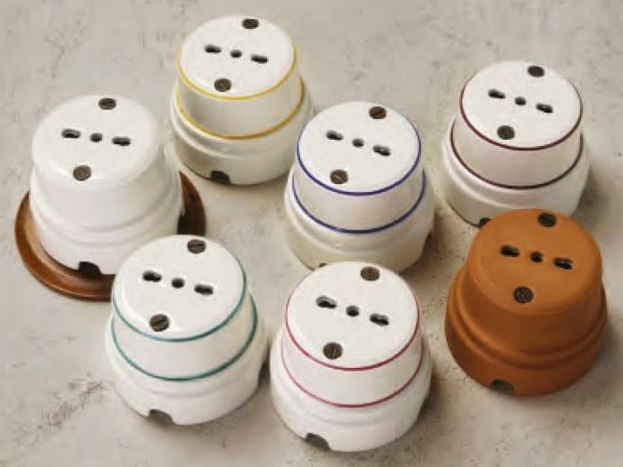 Керамическая одиночная электрическая розетка Aldo Bernardi Sirio ARCH-00090397