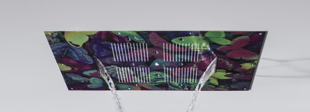 888TTC813 ХРОМОТЕРАПИЯ / ХРОМОТЕРАПИЯ 850x400 мм. стальная прямоугольная потолочная душевая лейка с дождем. Двойной водопад и функция хромотерапии с сенсорным управлением для активации хромотерапии. Устанавливается вместе со смесителем с минимальным расхо Bongio Wellness 888TTC813 CROMOTERAPIA/CHROMOTHERAPY