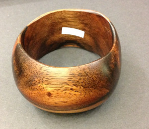 LR11 Браслет, дерево палисандр Larondelle