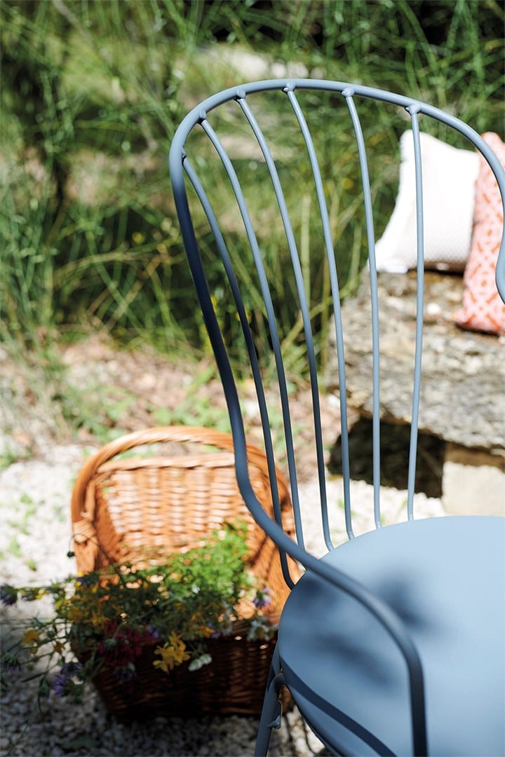 Стальной штабелируемый садовый стул с подлокотниками Fermob Opéra+ ARCH-00117827