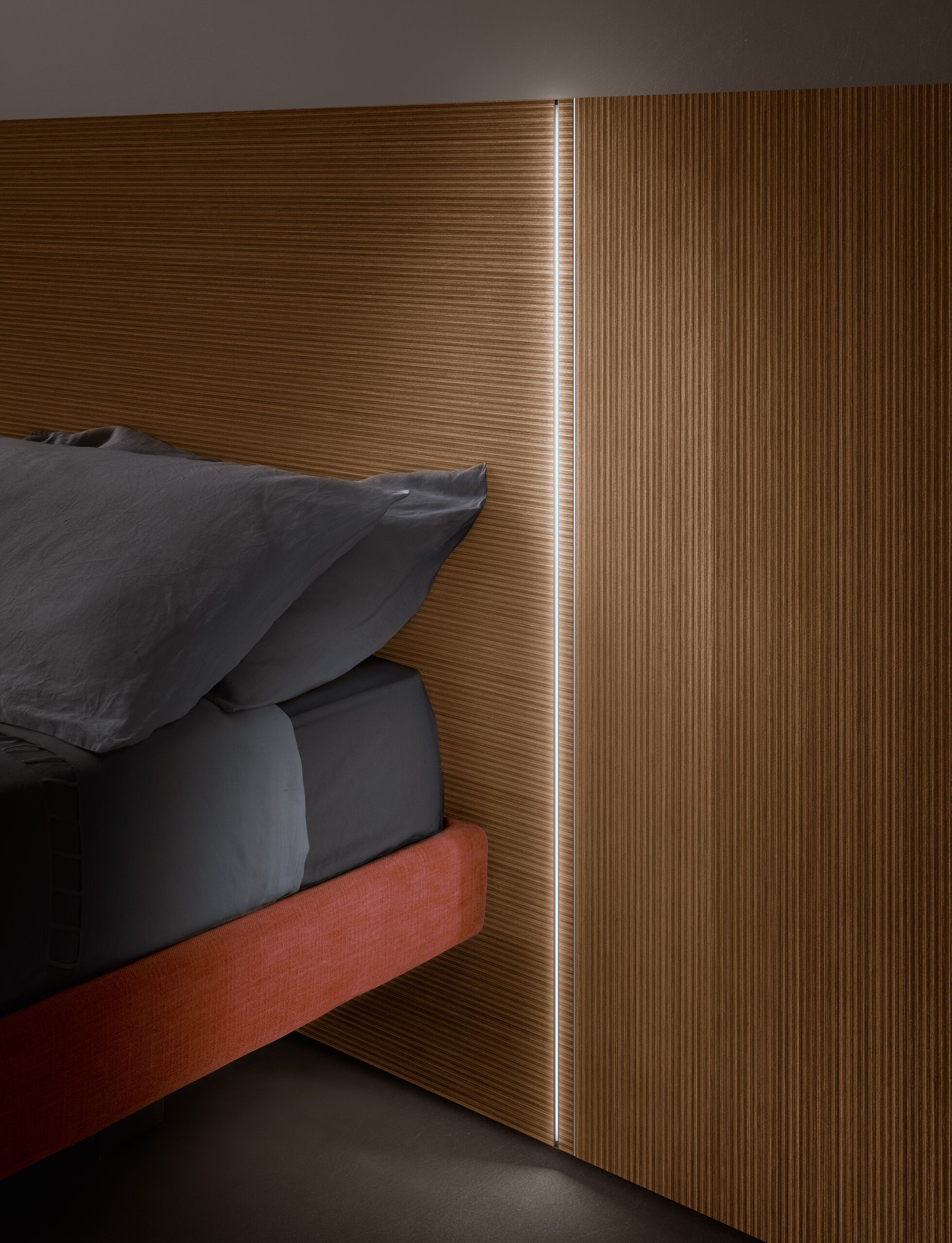 Двуспальная кровать со встроенным освещением Adok CARRÈ ARCH-00040539 - Вид №3