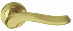 Pasini Ручка из латуни на розетке Laura liscia 0300