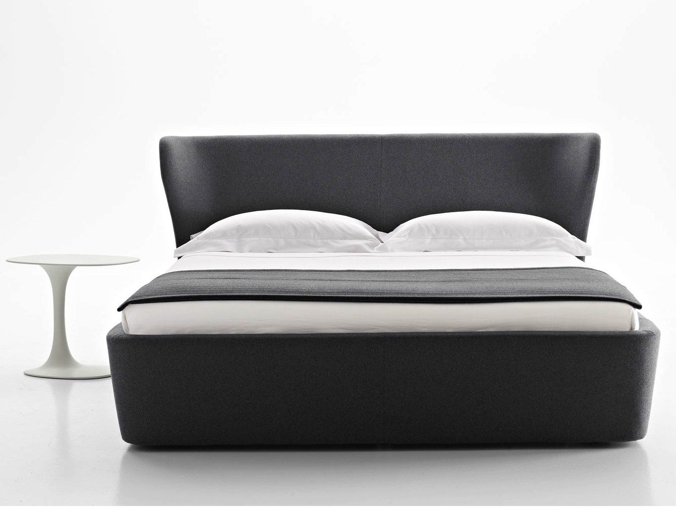 Двуспальная кровать из ткани с мягким изголовьем B&B Italia ARCH-00064669