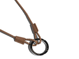 Кожаный и металлический брелок