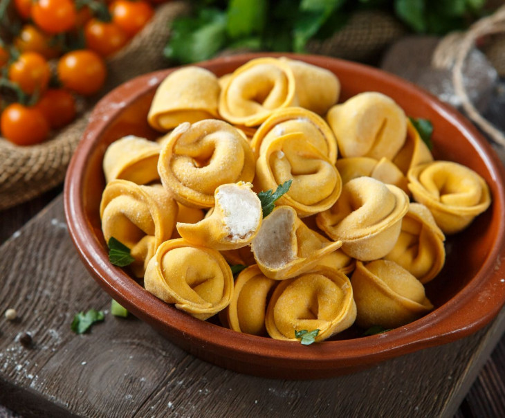 4712 Мини-пельмени с курицей Зинаида и Сергей Белан Вкусляндия 