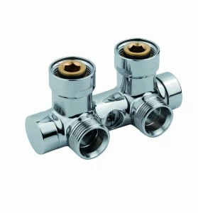 Carlo Poletti V48300L Клапан двухтрубный с держателями. Версия угловая с подключением медной или пластиковой трубы. Межосевое расстояние 50 мм.