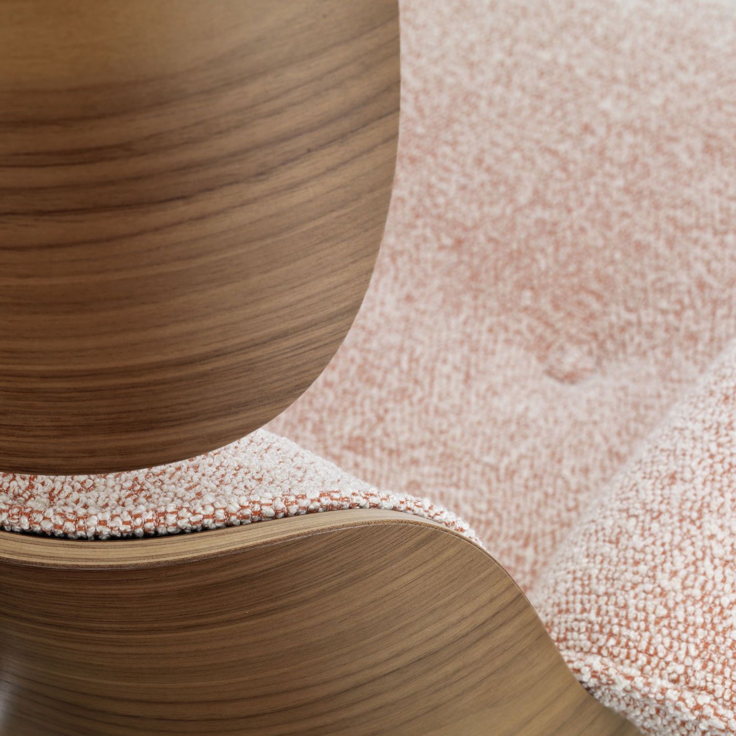 Тканевое вращающееся кресло с подставкой для ног VITRA Eames Lounge Chair ARCH-00010548 - Вид №5