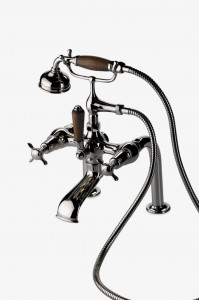 EAXT25 Наполнитель для открытых ванн Easton Classic, ручной душ из дуба и рычажный переключатель Waterworks