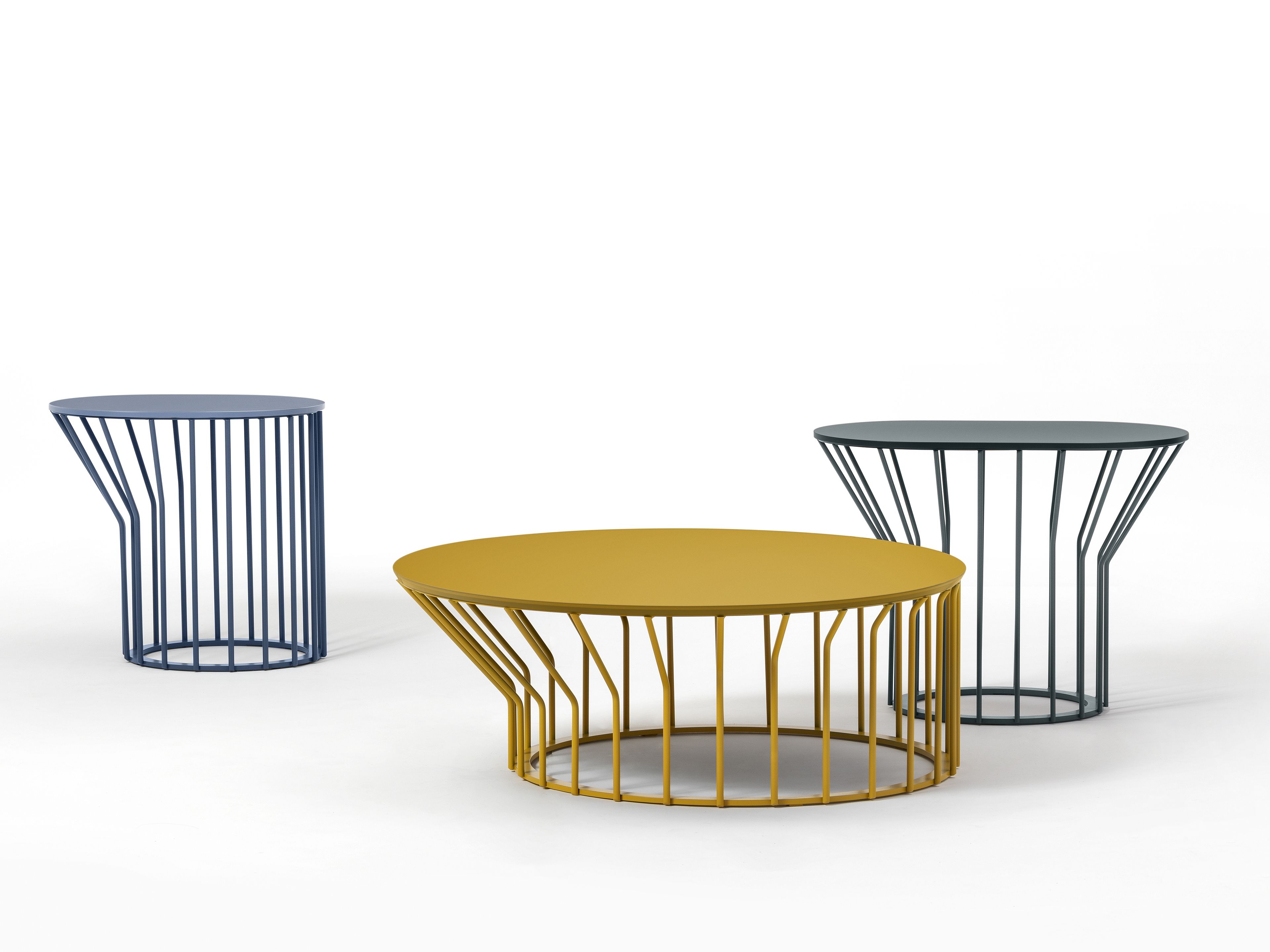 Журнальный столик из металла с низким круглым столом TrabA' JUMP ARCH-00072401 - Вид №4