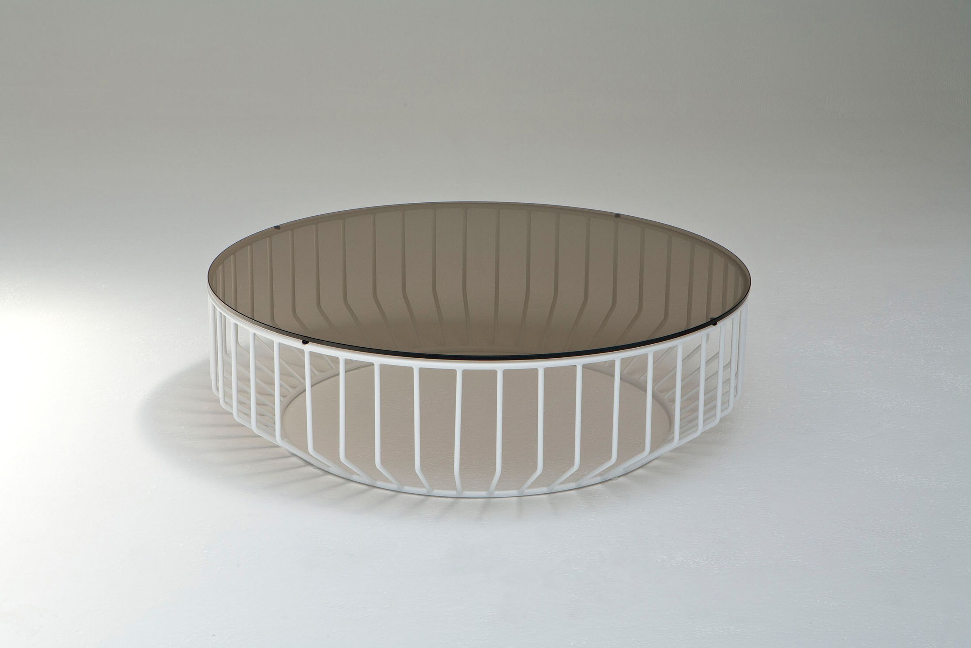 Стеклянный низкий круглый журнальный столик Phase Design Wired ARCH-00057202 - Вид №3