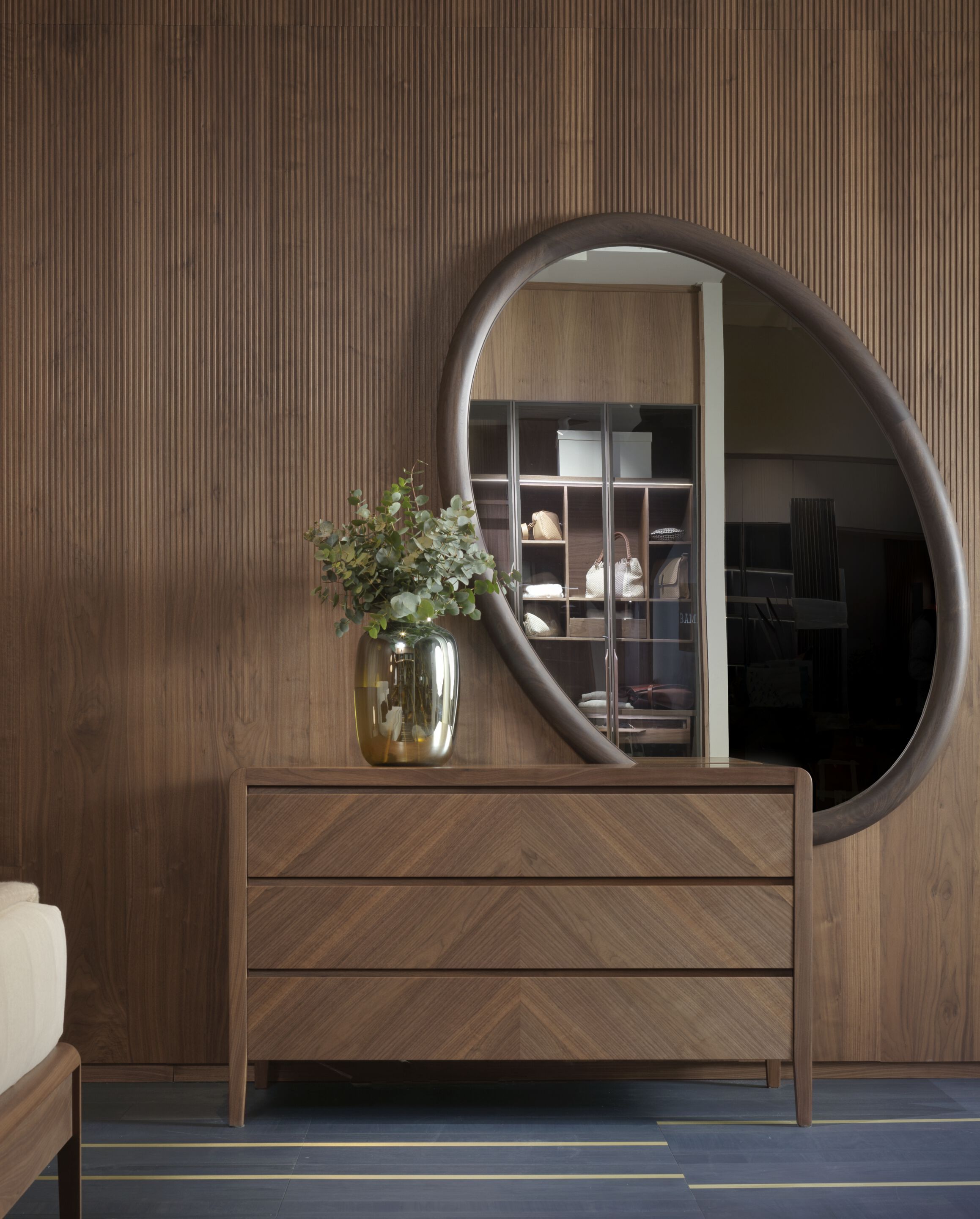 Комод с 3 ящиками и остроконечными фасадами Arte Brotto Leonardo ARCH-00119779 - Вид №2