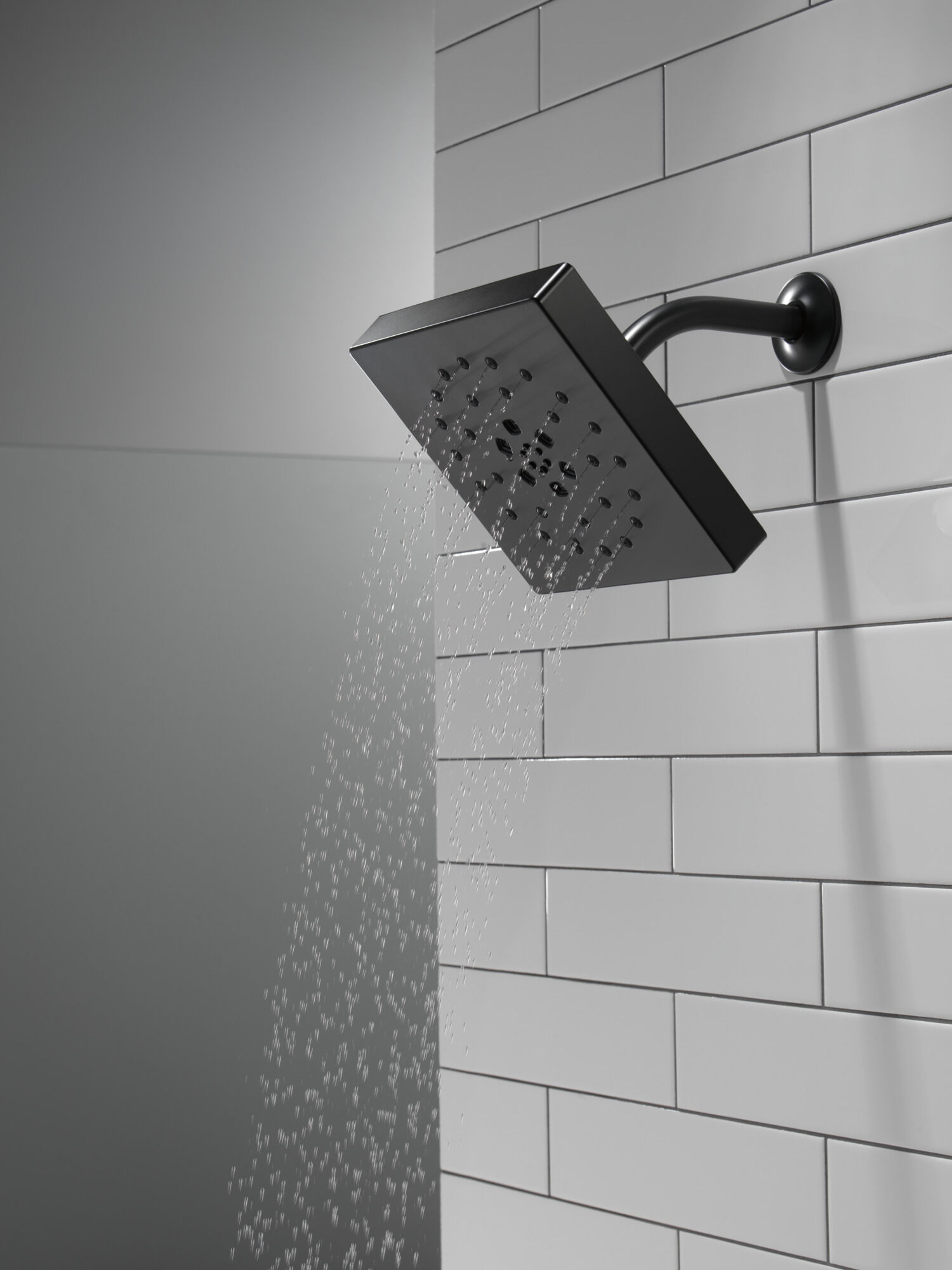 52484-BL H2Okinetic® 4-х позиционная душевая лейка с UltraSoak ™ Delta Faucet DELTA Матовый черный - Вид №5