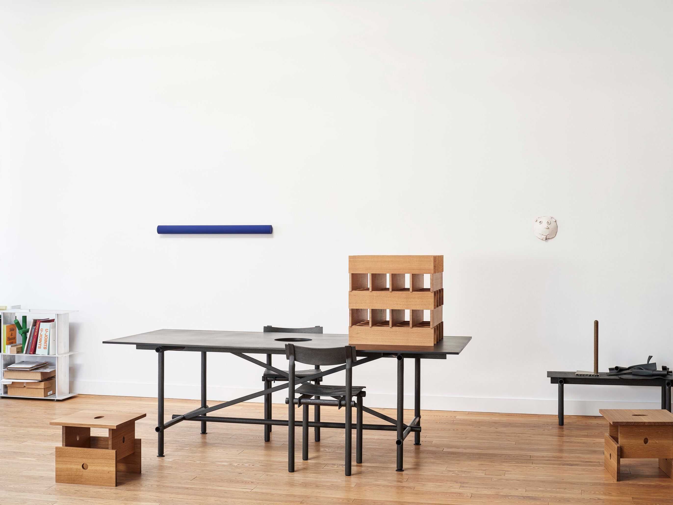 Низкий штабелируемый журнальный столик из массива дерева Hay WOOD BOX ARCH-00016796 - Вид №9