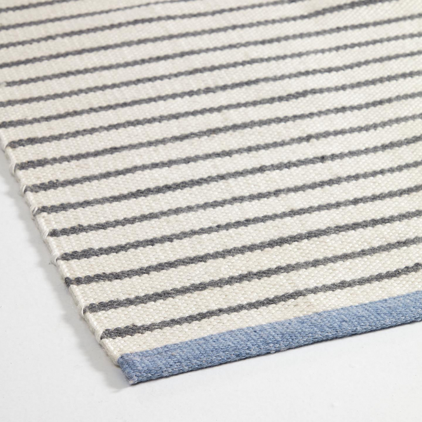 098040 Коврик серый полосатый из PET 60 x 90 La Forma Catiana  - Вид №1