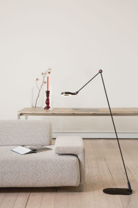 Алюминиевый светодиодный торшер с гибким кронштейном