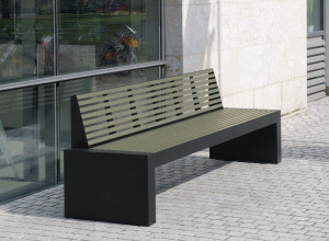 Скамейка из нержавеющей стали и ПЭТ со спинкой