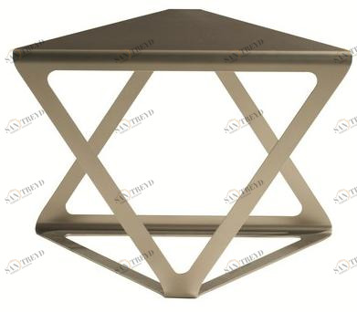 Roche Bobois Треугольный журнальный столик из лакированной стали sun-id-1498543