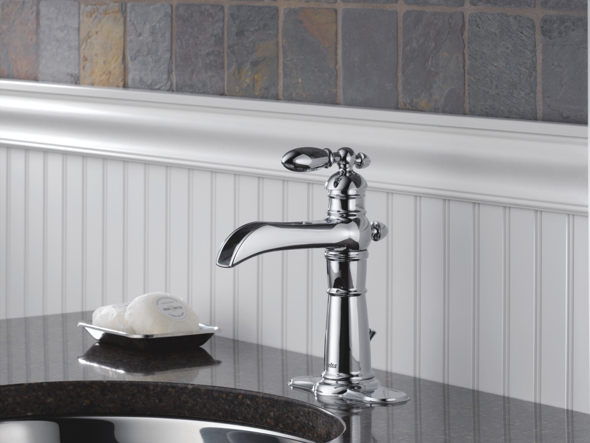 554LF-PT Смеситель для ванной комнаты с одной ручкой Delta Faucet Victorian Выдержанный оловянный - Вид №1