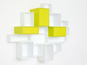 Настенный книжный шкаф