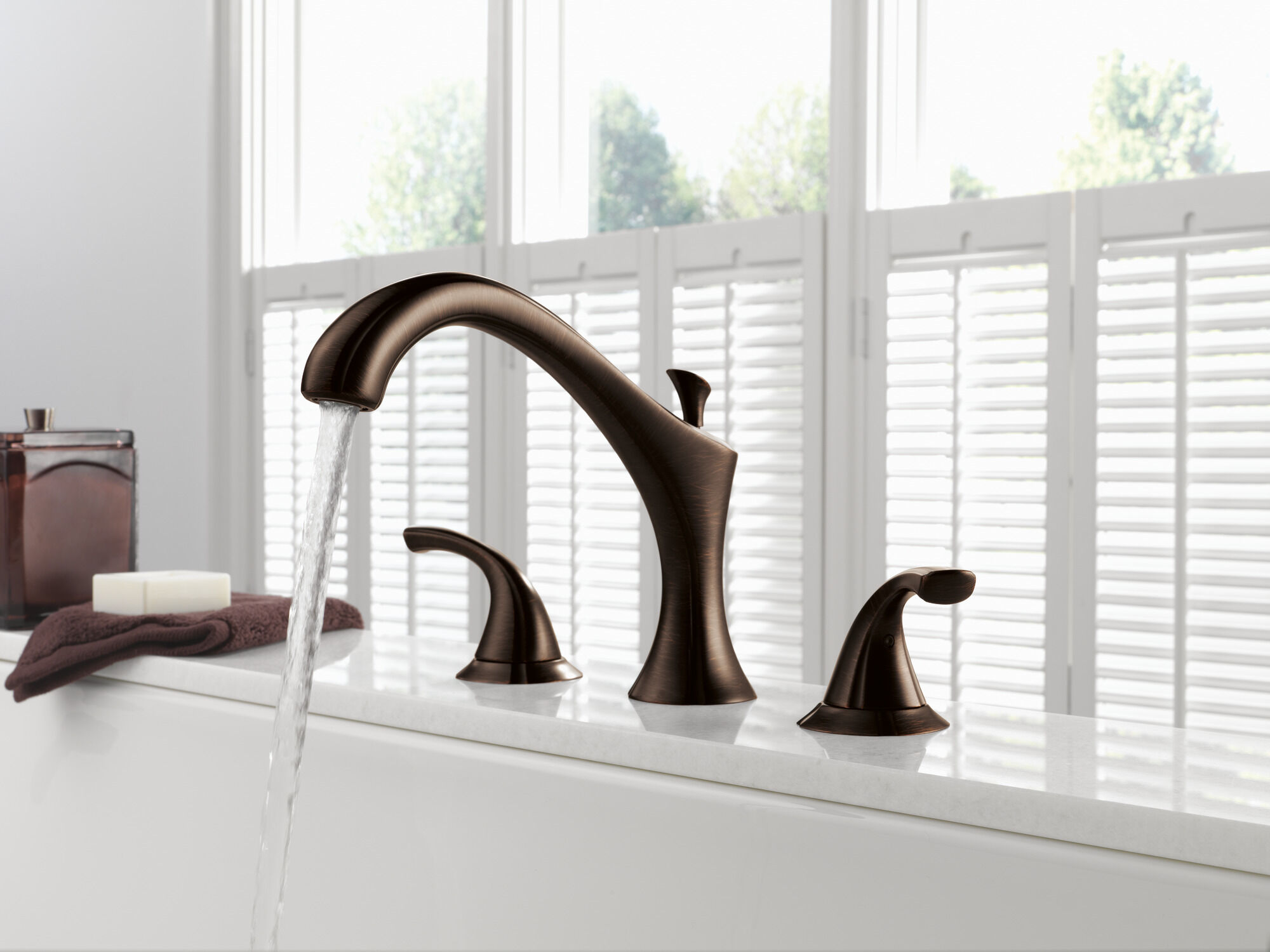 T2792-RB Римская ванна Delta Faucet Addison Венецианская бронза  - Вид №4