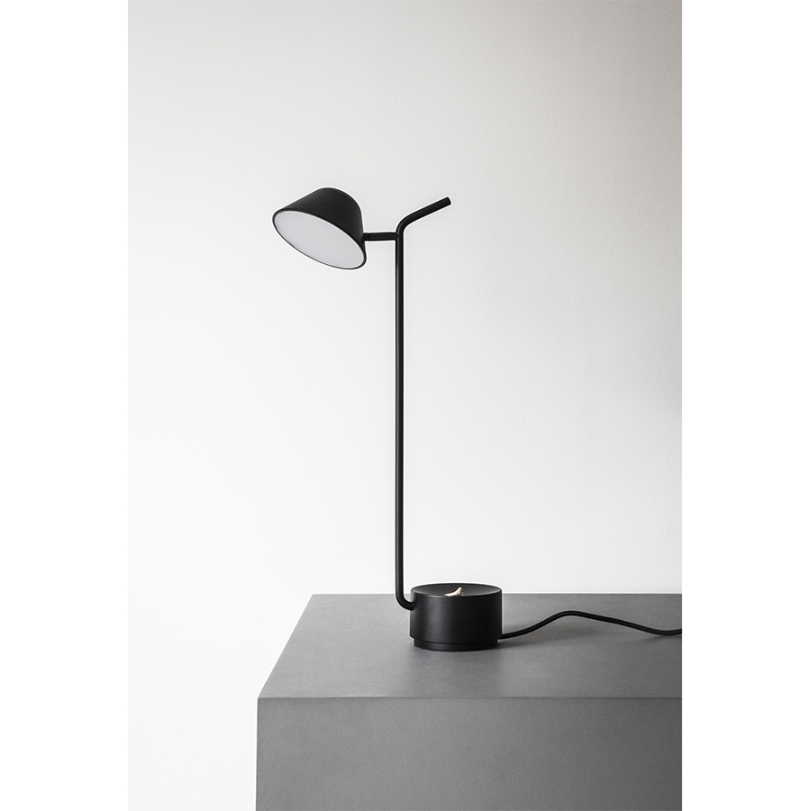 1300539 MENU Настольная лампа Peek Черный  - Вид №2