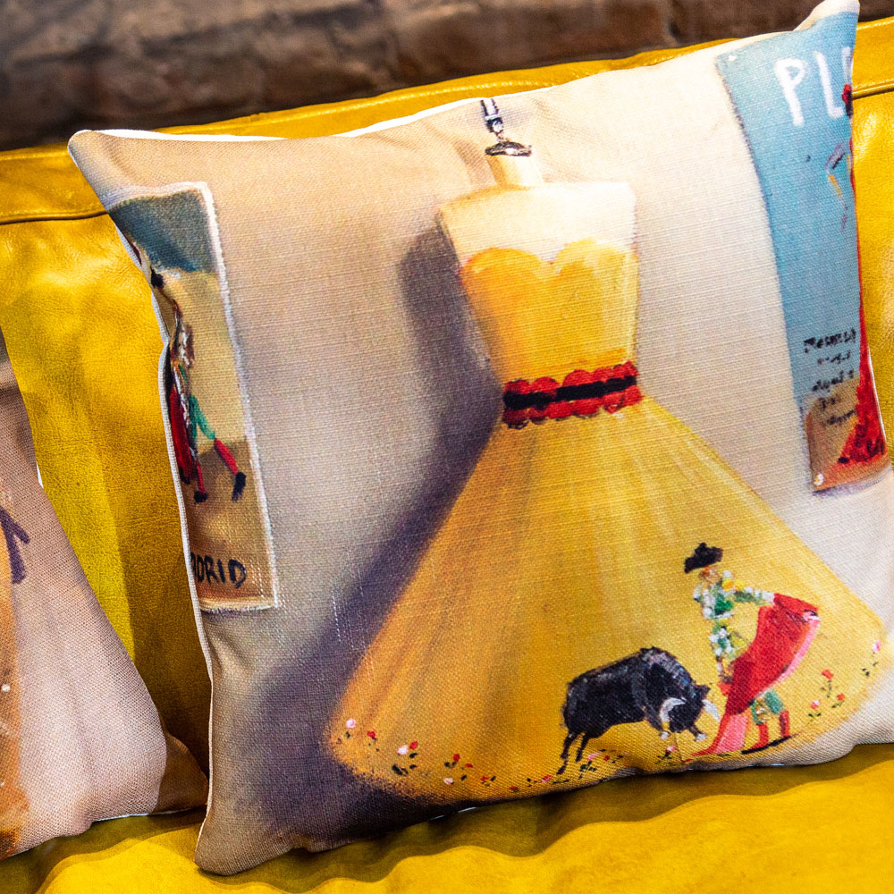 278248784 Арт-подушка «Влюбленная в матадора» Object Desire  - Вид №3