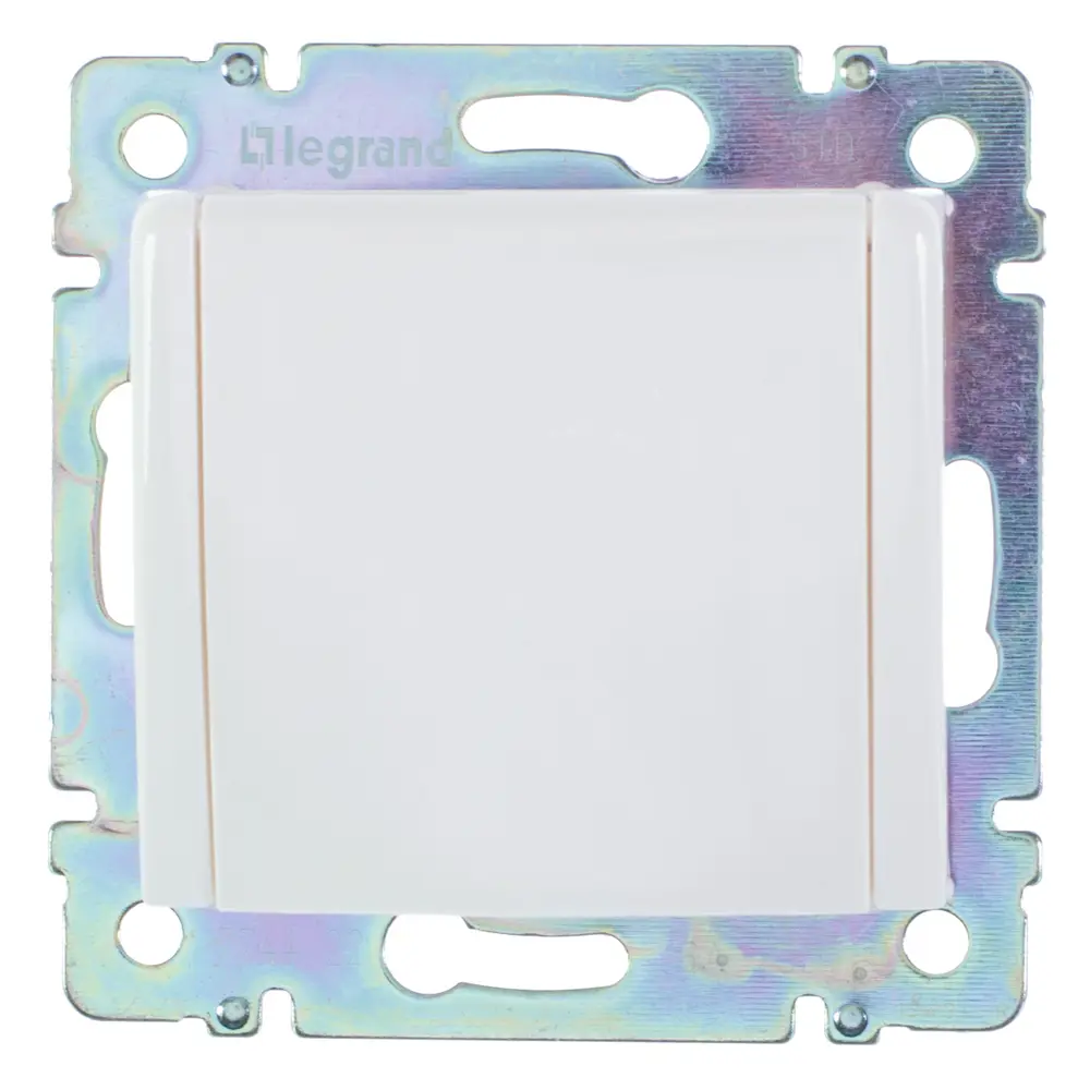 Legrand Valena Classic - розетка с крышкой и заземлением, белая 10321000 STLM-0000428