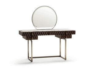 Деревянный туалетный столик