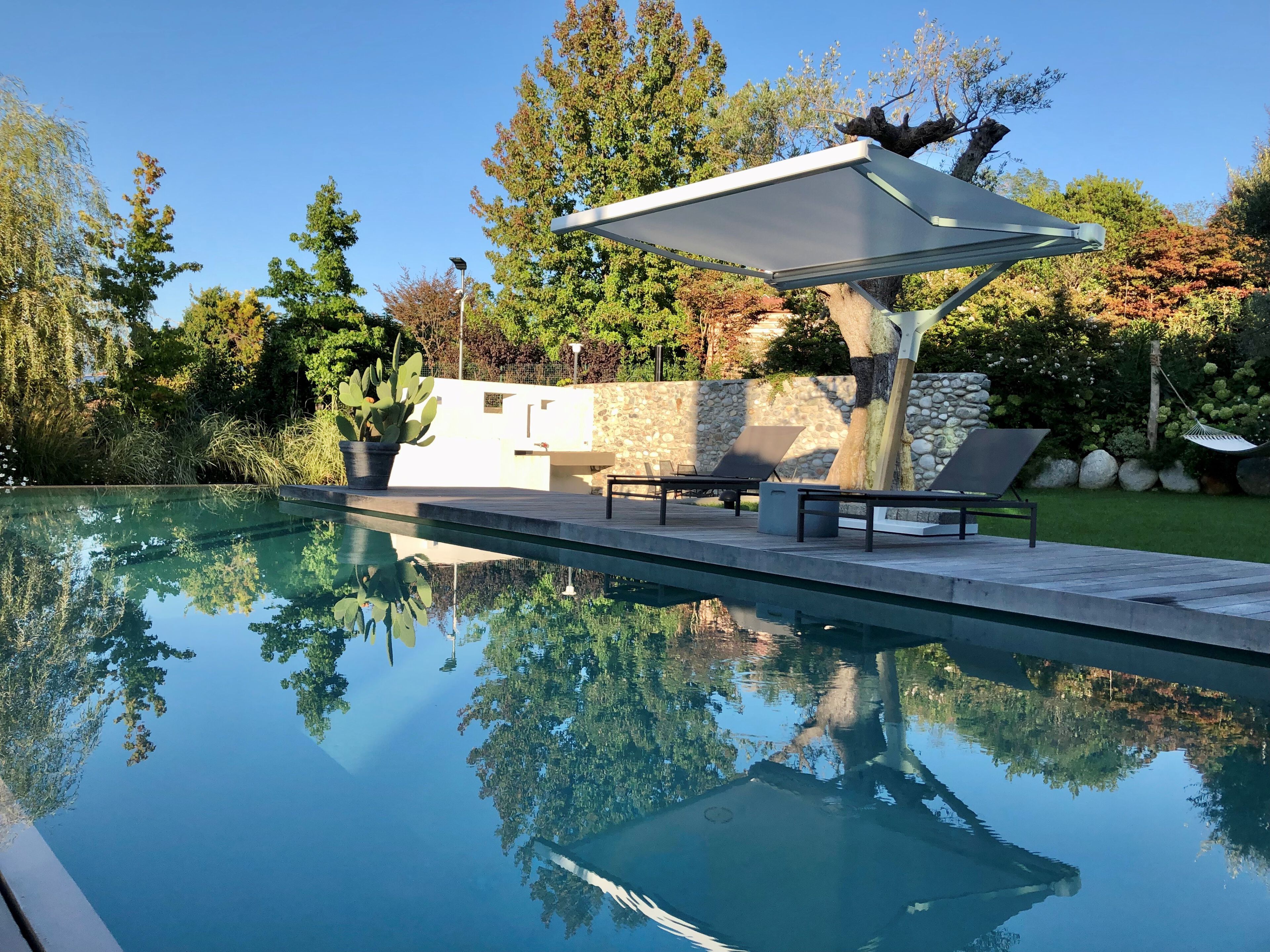 Зонтик с боковым полюсом с ручным или моторным открытием Mv Line тени ARCH-00146533 - Вид №2