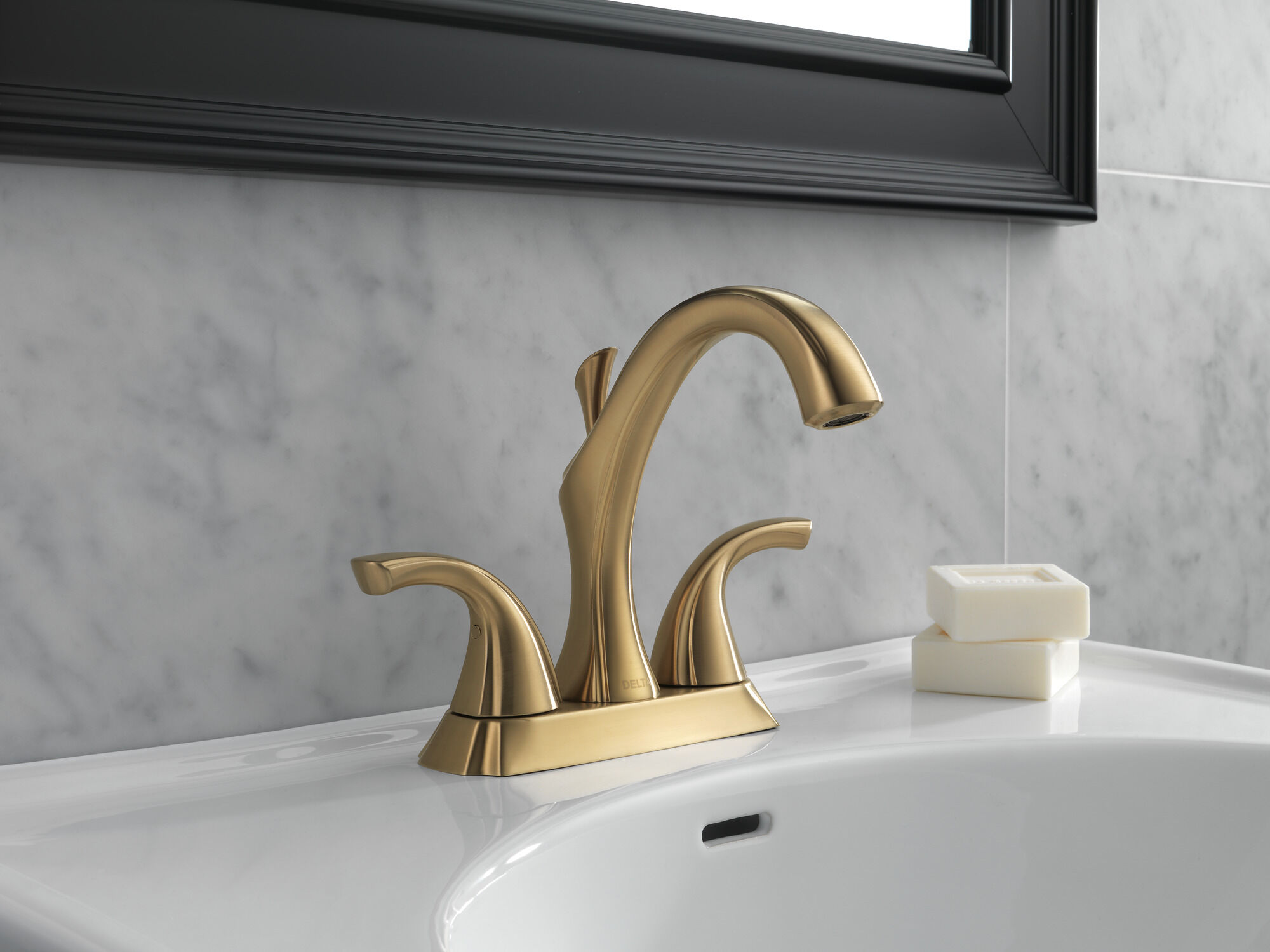 2592-CZMPU-DST Смеситель для ванной комнаты с двумя ручками Delta Faucet Addison Шампанское бронза  - Вид №1