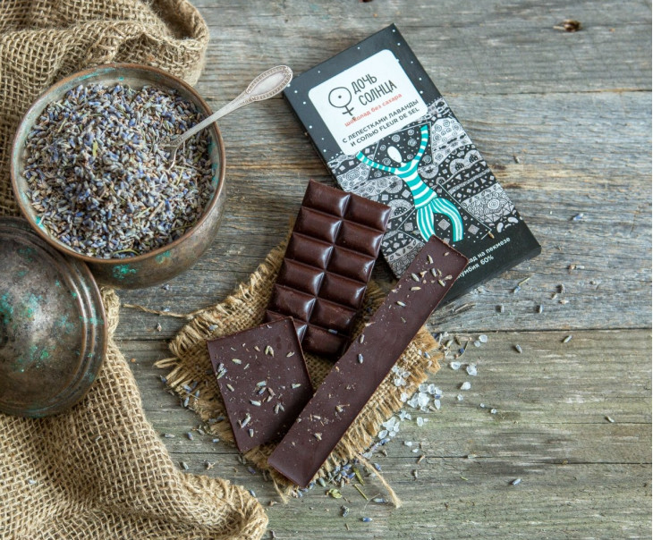 852 Шоколад на пекмезе с лепестками лаванды и солью Вкусляндия 