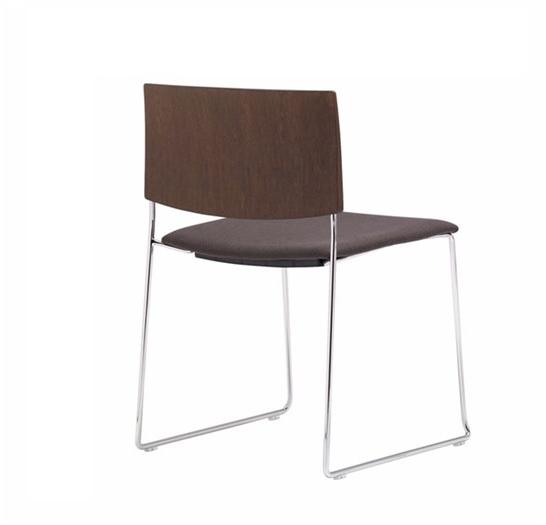 Andreu World Стул из дуба, штабелируемый салазками, со встроенной подушкой Sit Si1207 - Вид №12