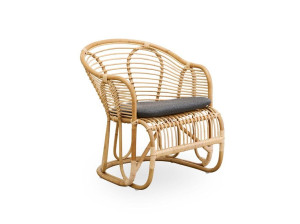 Кресло из ротанга со встроенной подушкой