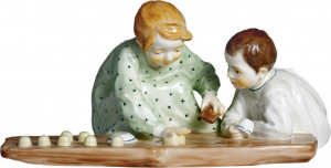 73570 Meissen Фигурка 11см "Дети, играющие в песке" (Юлиус Конрад Хеншель, 1906г.) Фарфор