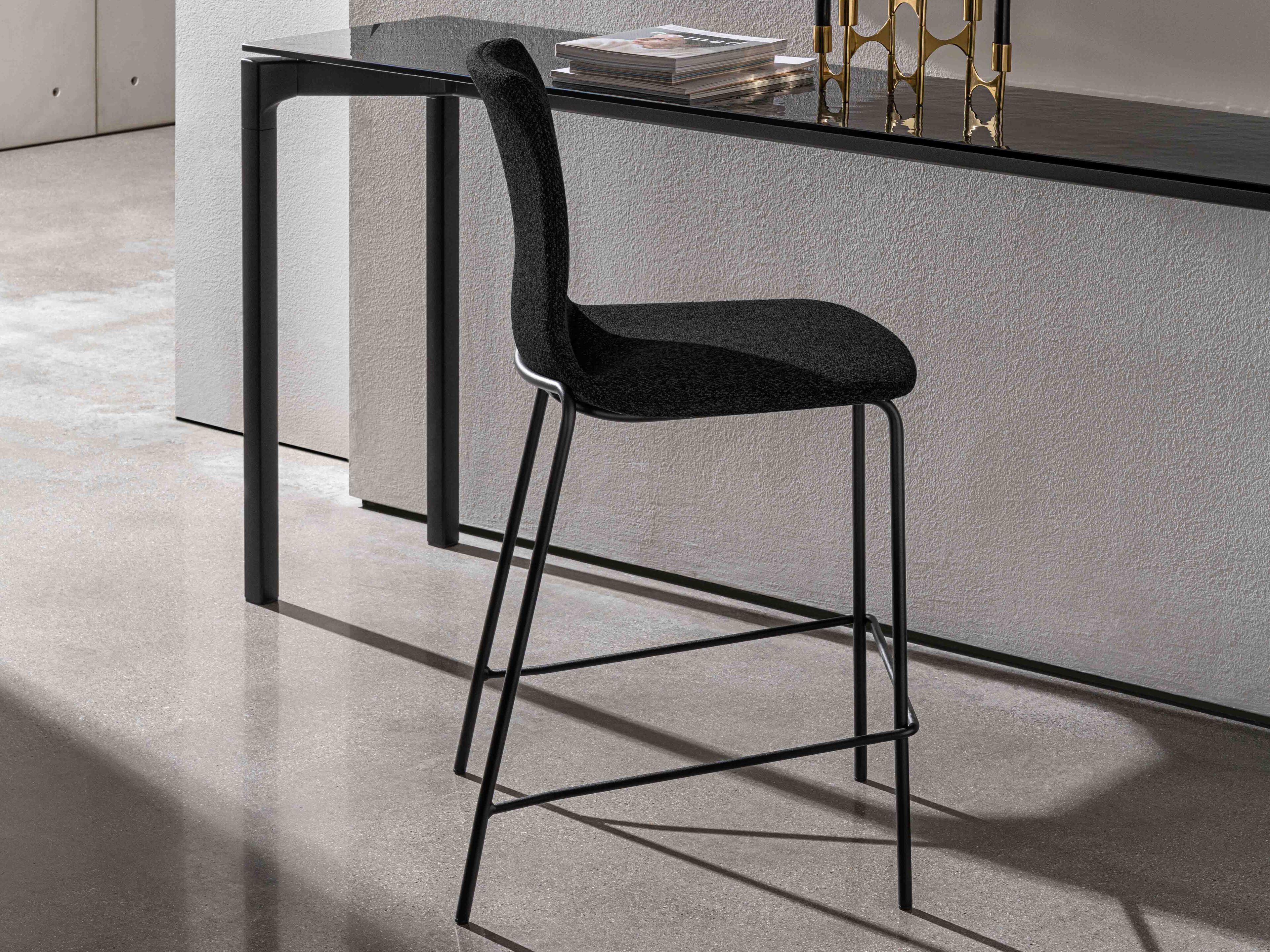 Высокий тканевый стул со спинкой Sovet Italia Olly ARCH-00051211