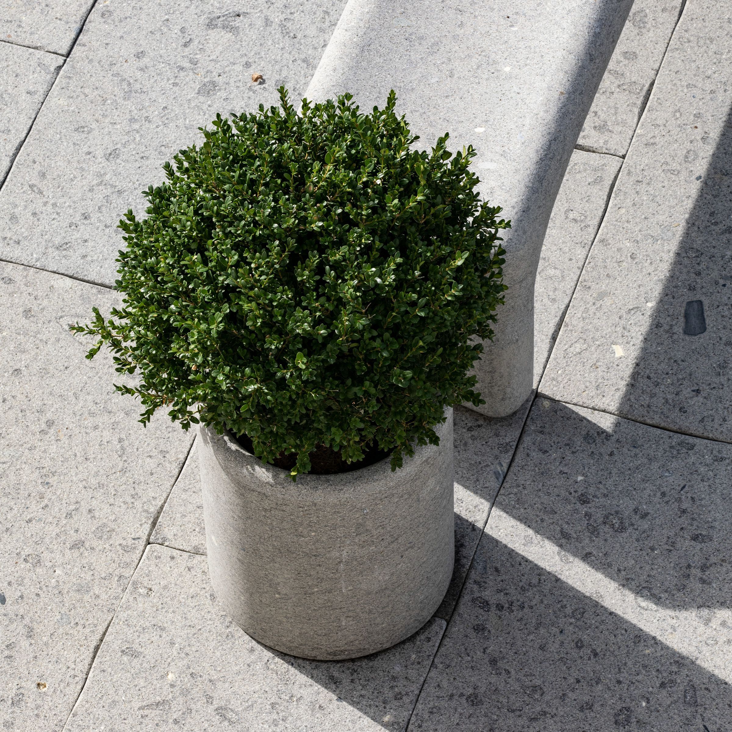 Круглый садовый горшок из пеперино VELTHA® Lapis ARCH-00047464 - Вид №5