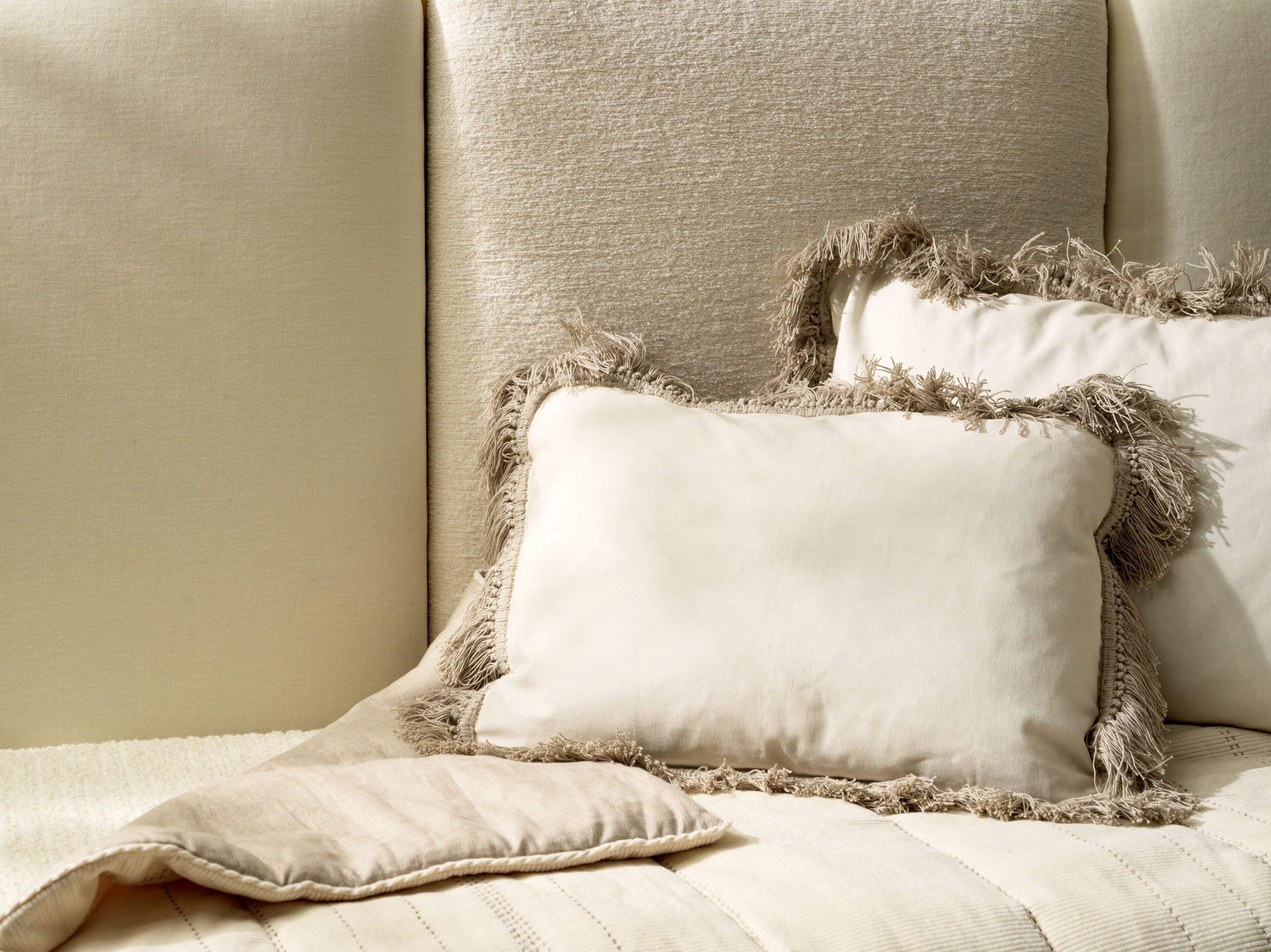 Бархатное стеганое одеяло с ручной вышивкой Élitis VIRGINIA ARCH-00078175 - Вид №1