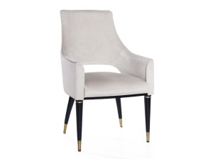 Бархатное мягкое кресло с высокой спинкой