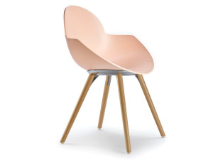 Полипропиленовый стул с подлокотниками