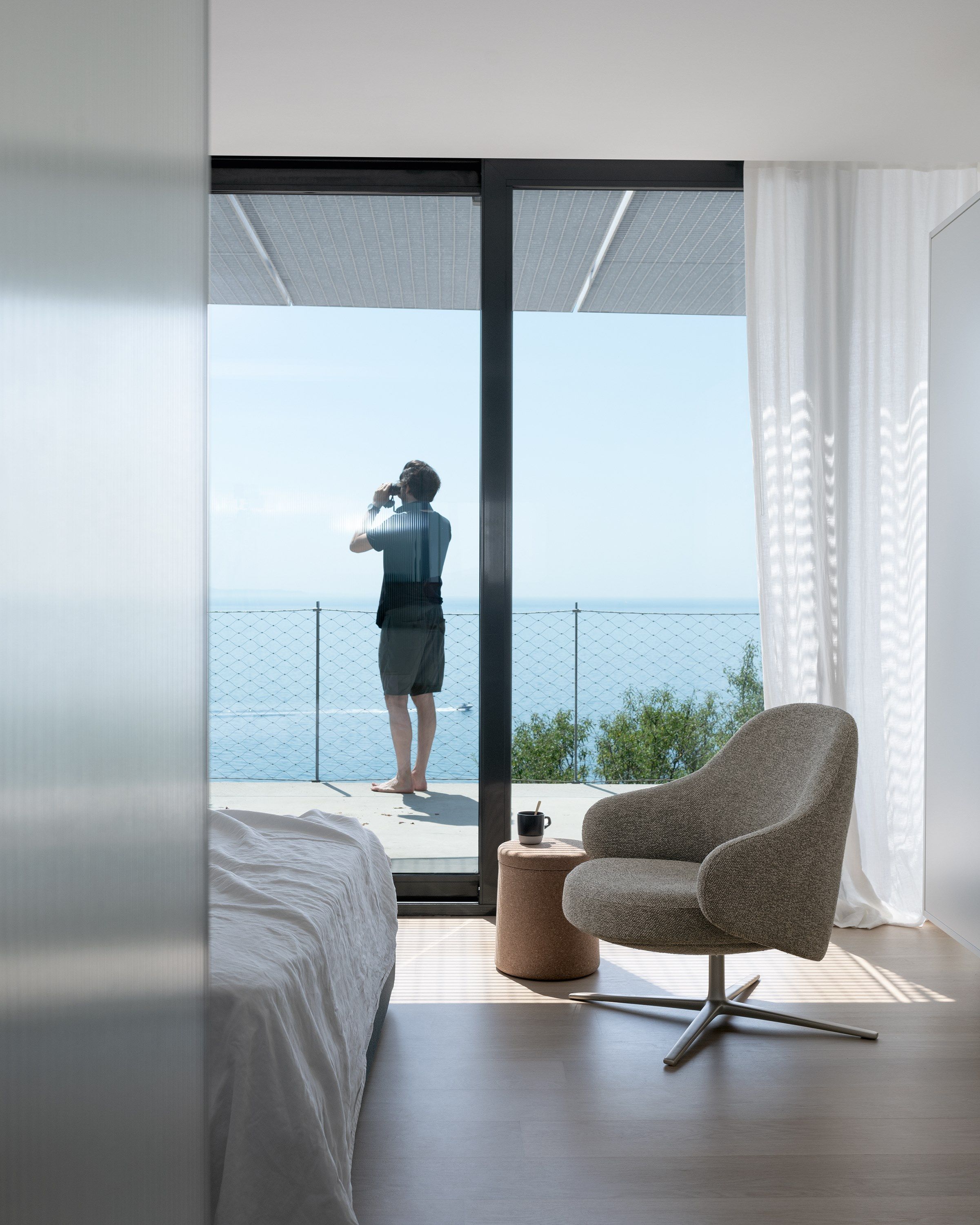 Спицевое вращающееся кресло с подлокотниками Kristalia Dua ARCH-00053180 - Вид №1