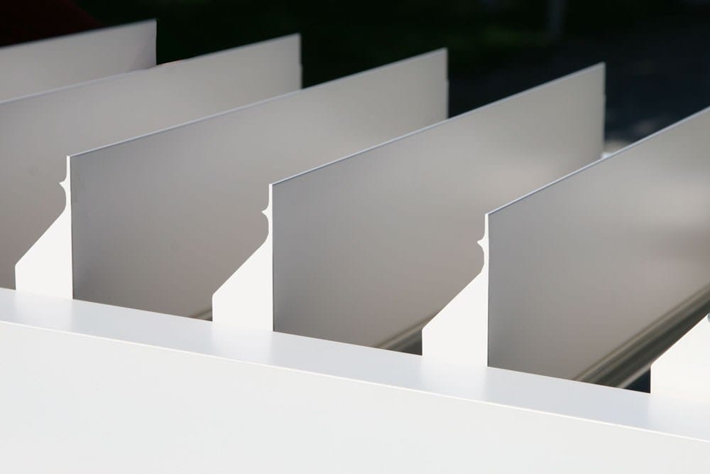 Пергола из алюминия с поворотными пластинами STUDIO 66 BLADE 180 ARCH-00037743 - Вид №29