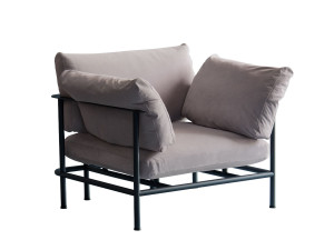 Кожаное кресло с подлокотниками