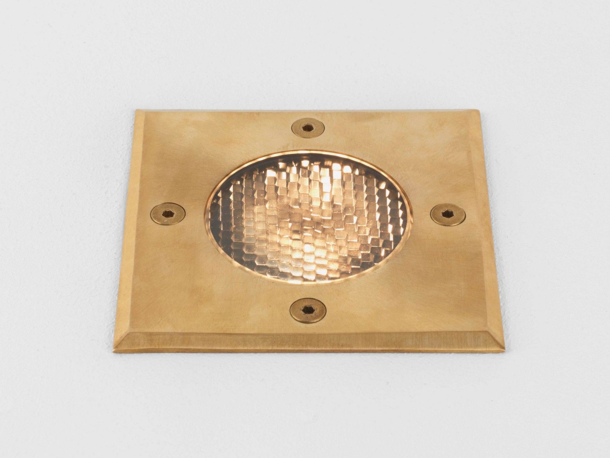 Наружная латунная светодиодная лампа с диммером Astro Lighting GRAMOS SQUARE ARCH-00130828