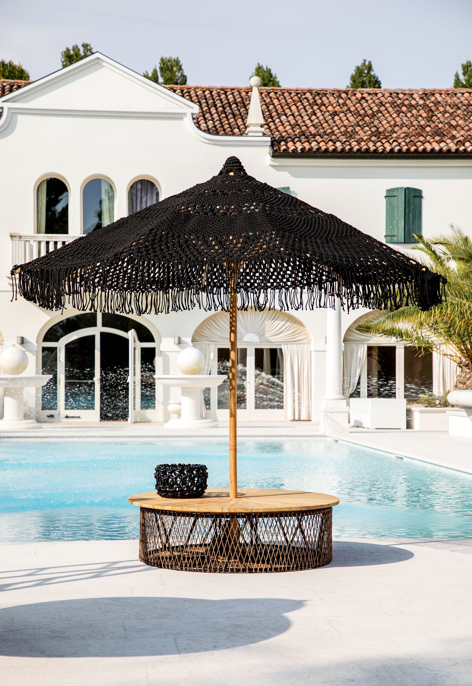 Низкий стол из тикового дерева cbdesign коктейль ARCH-00051537 - Вид №9