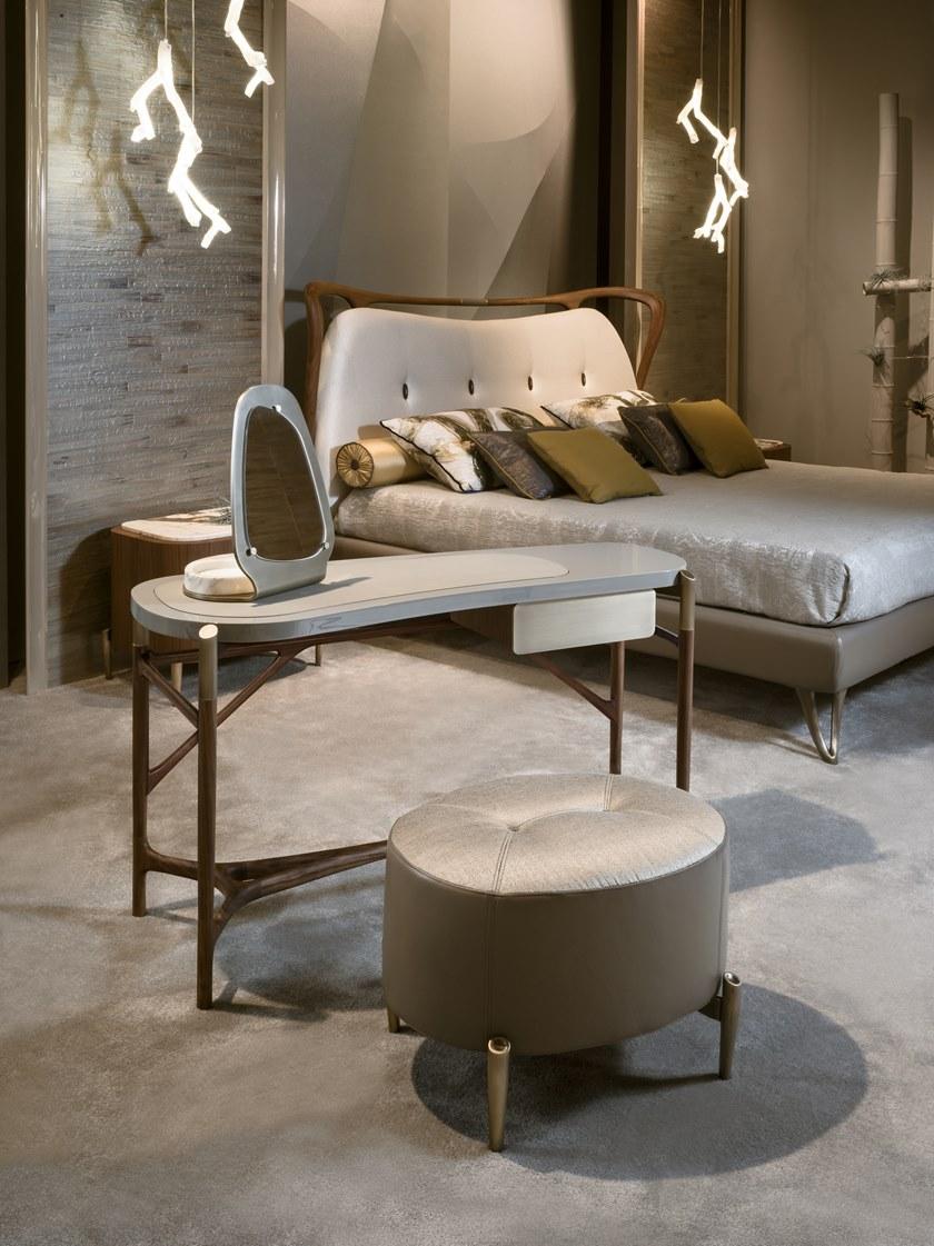 Bellotti Ezio Овальный пуф из ткани и кожи Gea 2018-77 - Вид №1