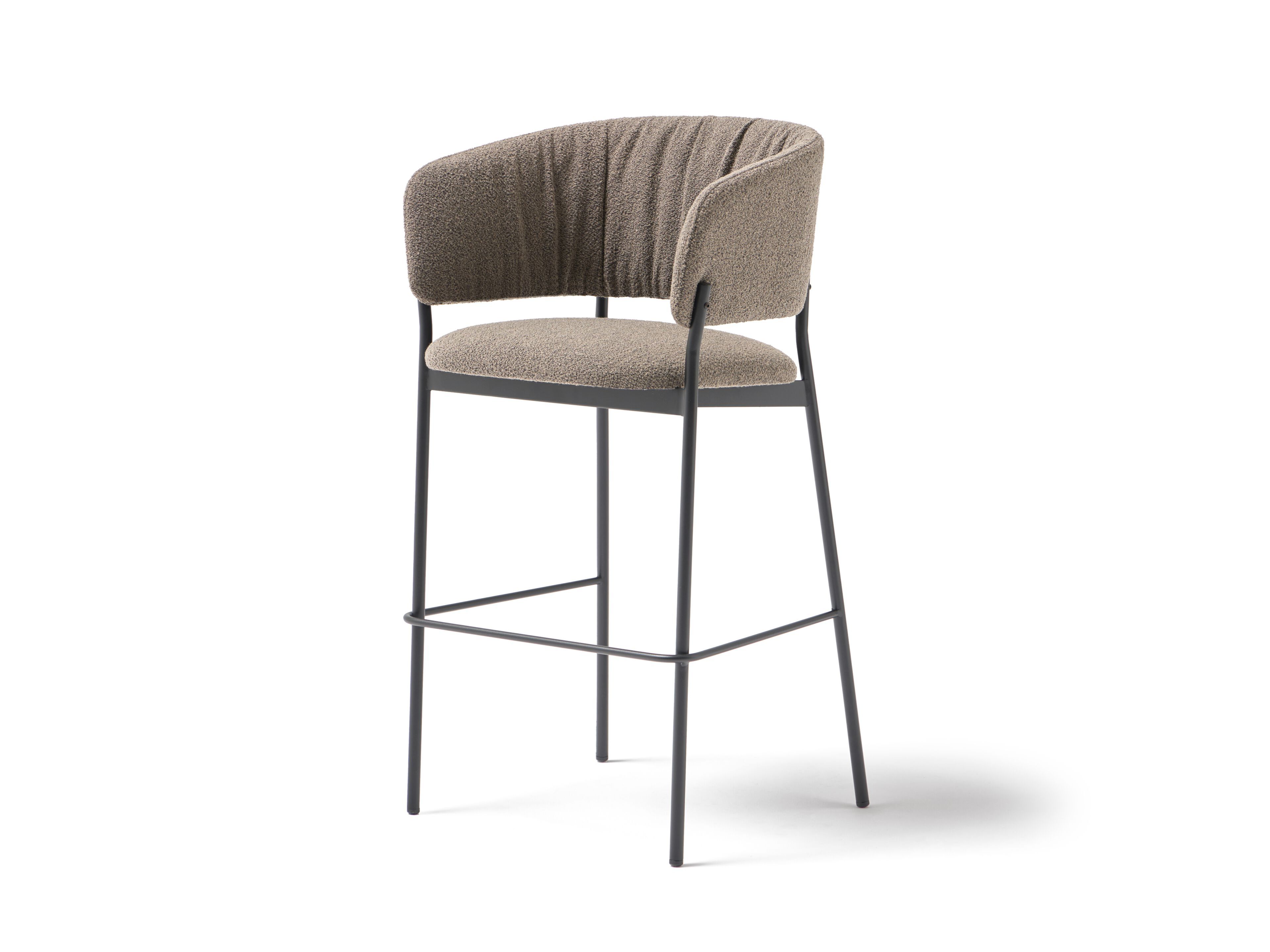 Высокий тканевый мягкий стул с подлокотниками Blasco&Vila RC Metal Soft ARCH-00068789